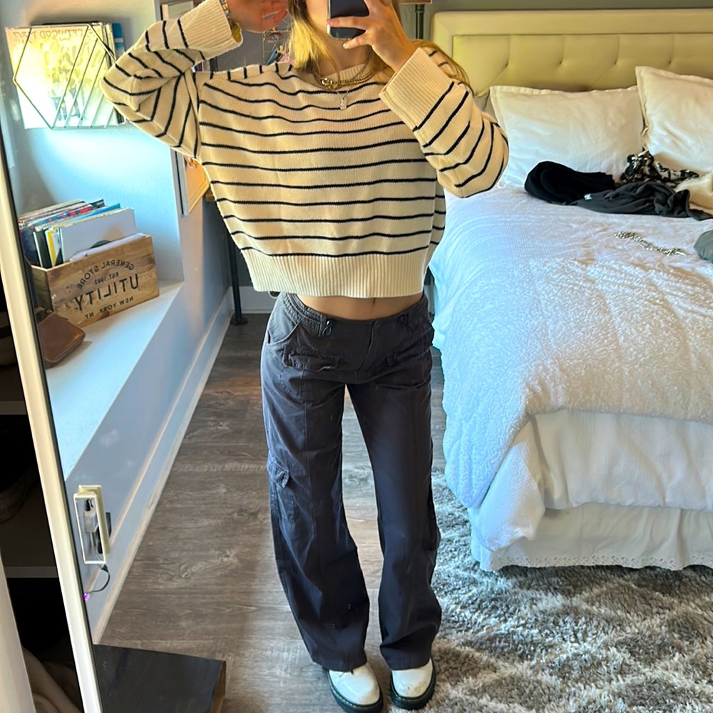 truth by republic short length sweater